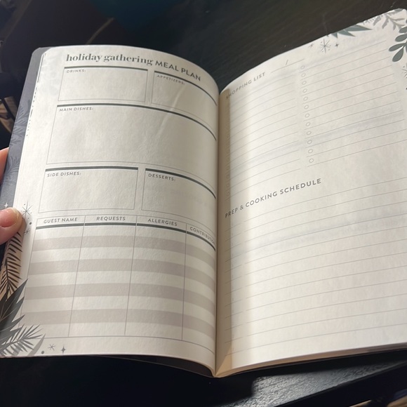 Erin Condren Winter 2021 Exclusive Holiday Petite Planner - Picture 7 of 7